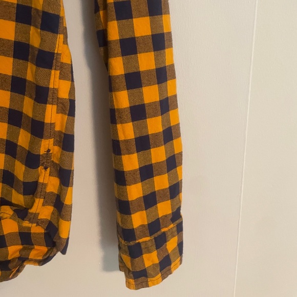 J Crew slim large long sleeve collard shirt. Navy and yellow - New. No tags - Picture 3 of 3